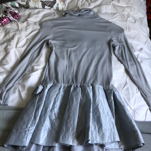 Gray dress - Picture 2 of 5